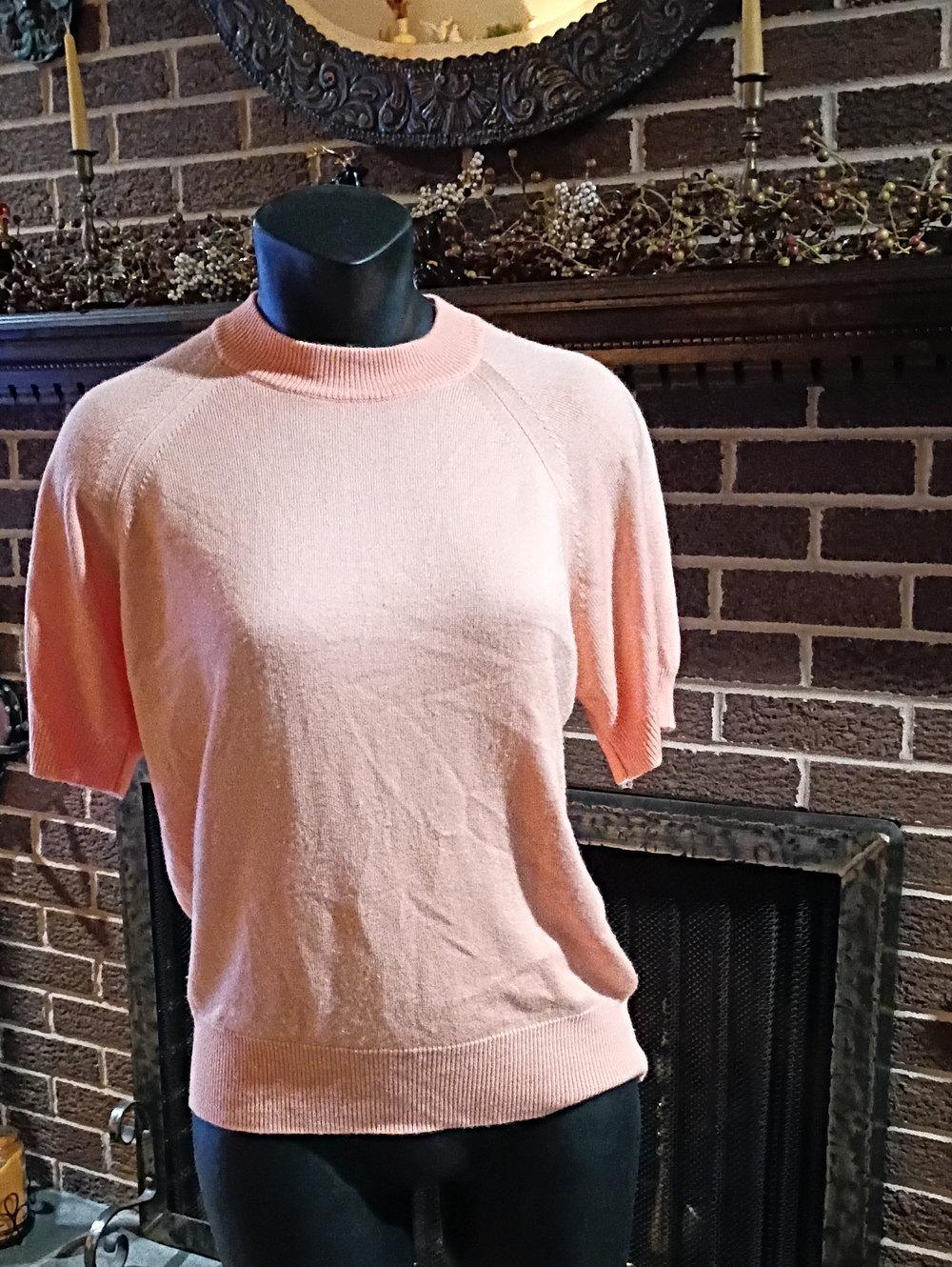 Vintage Women's Short-Sleeve Crewneck Sweater - Peach
